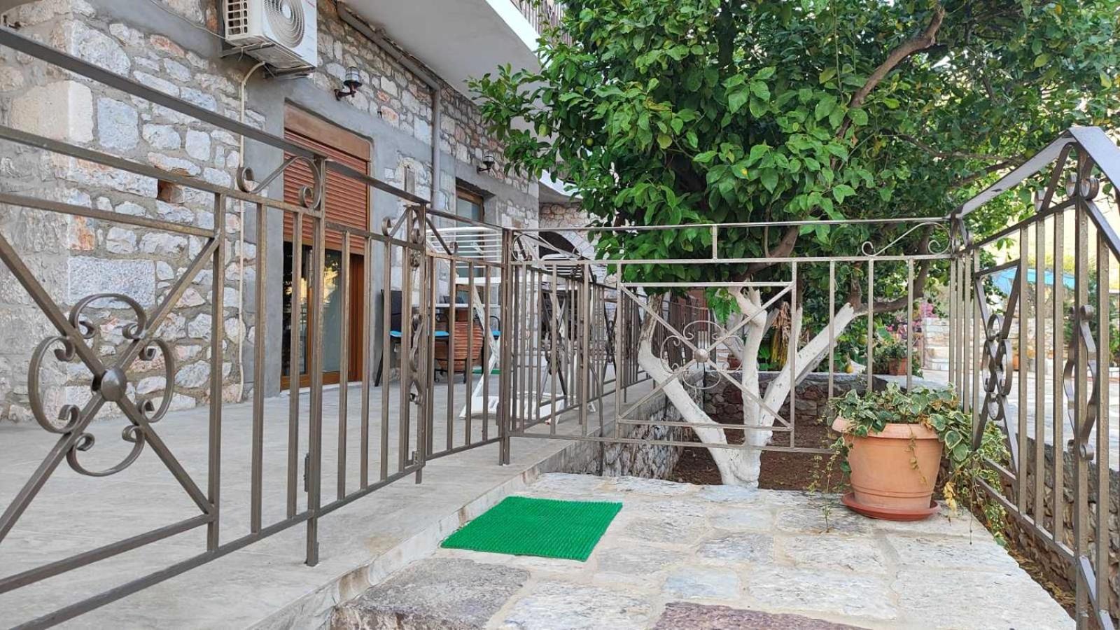Traditional House Alepis In Areopolis Экстерьер фото
