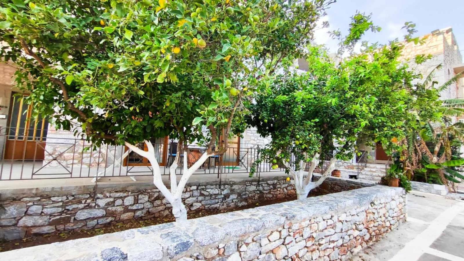 Traditional House Alepis In Areopolis Экстерьер фото